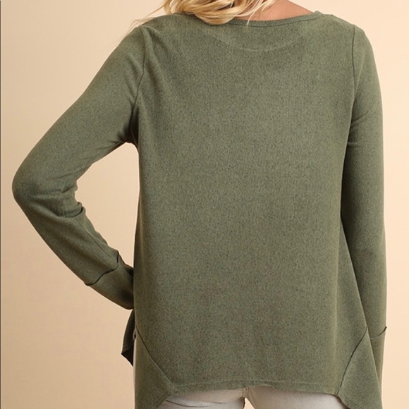 Women’s Olive SUPER Soft Top with Shark Bite Hem. - Picture 5 of 5